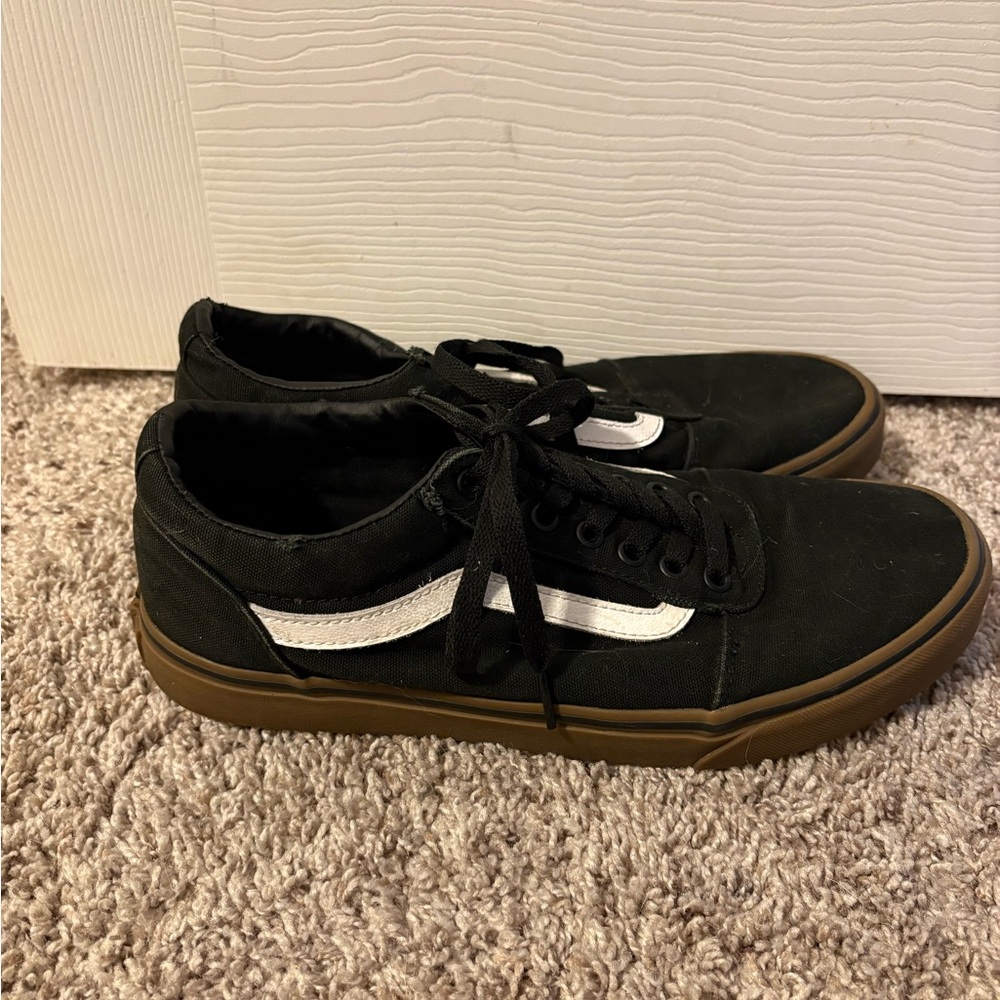 Vans Black and White Sneakers with Brown Sole - Picture 4 of 11